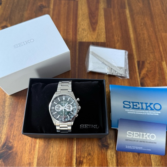 Seiko Other - Seiko Chronograph - Green Dial - SSB405P1